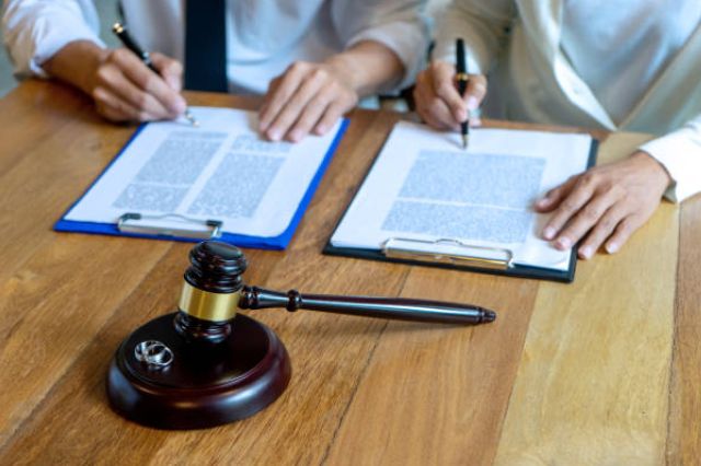 Divorce Mediation: Process, Benefits, Costs & Legal Insights (2026)